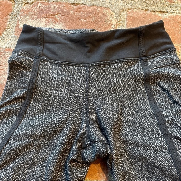 Lululemon Wunder Under Black Gray Herringbone Textured Leggings Women's size 2 - Picture 7 of 16